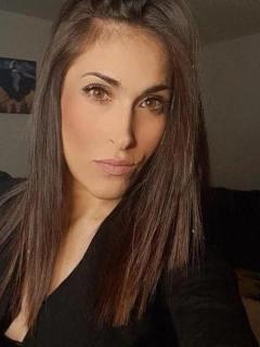 Chica jovencita muy caliente