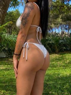 ADA CARIÑOSA Y MUY COMPLACIENTE