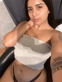 ADA CARIÑOSA Y MUY COMPLACIENTE